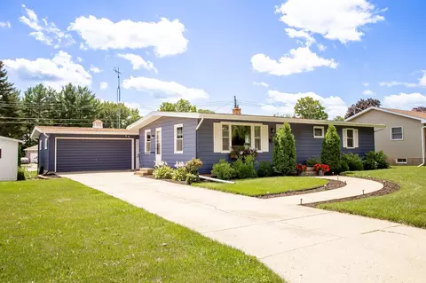 916 25th St, Monroe, WI 53566