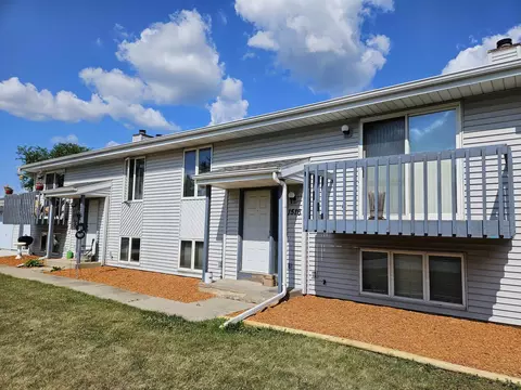 1516-1522 Holly Dr, Janesville, WI 53546