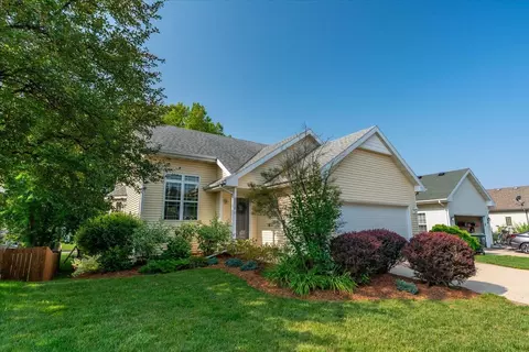 6910 Village Park Dr, Madison, WI 53718