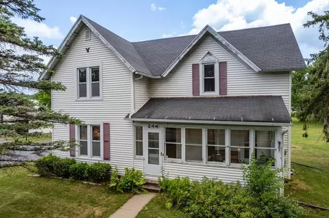 244 N Dewey Ave, Reedsburg, WI 53959
