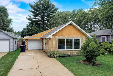 427 N Walnut St, Janesville, WI 53548