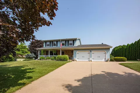 607 Carleton Dr, Lancaster, WI 53813