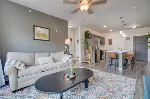 1501 N Windsor Ave #204, Cottage Grove, WI 53527