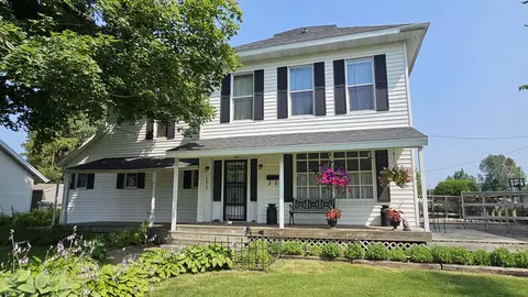 1015 W Maple St, Lancaster, WI 53813