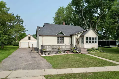 623 Grove St, Mauston, WI 53948