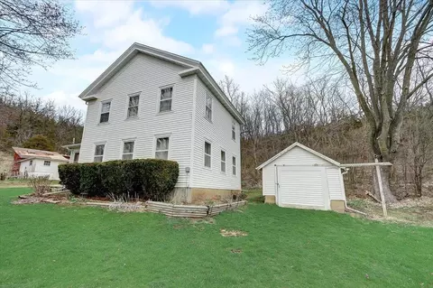 5076 Schultz Rd, Black Earth, WI 53515