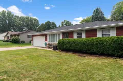 745 Scott St, Oregon, WI 53575