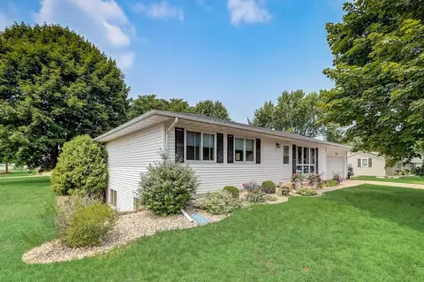 205 15th St, Prairie Du Sac, WI 53578