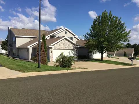 3076 Selkirk Dr, Sun Prairie, WI 53590