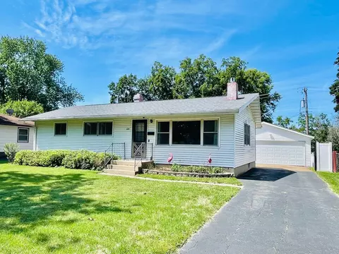 230 Garnet Ln, Madison, WI 53714