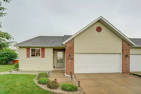 1086 School St, Sun Prairie, WI 53590