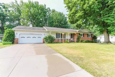 129 Fairview Ln, Nekoosa, WI 54457