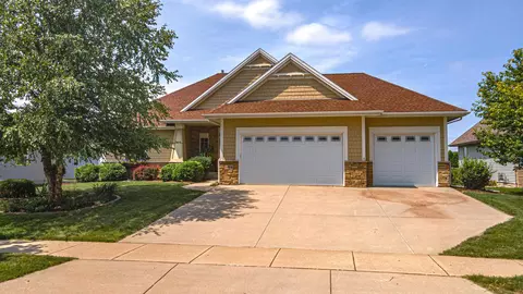 1414 Spahn Dr, Waunakee, WI 53597