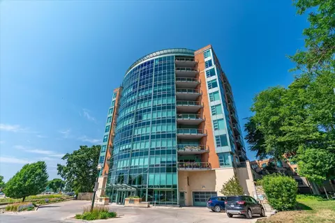 350 S Hamilton St #803, Madison, WI 53703