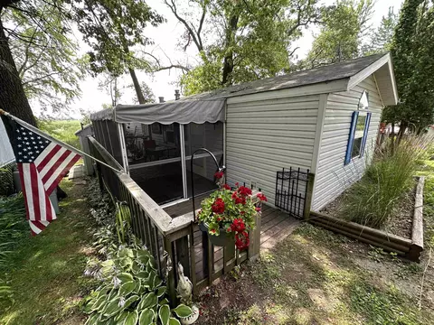 n10526 Oaks Road, Fox Lake, WI 53933