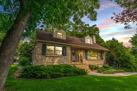 910 S Holt Cir, Madison, WI 53719