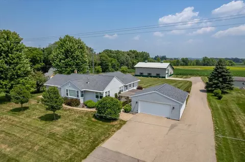 7752 Clinton Rd, Deforest, WI 53532