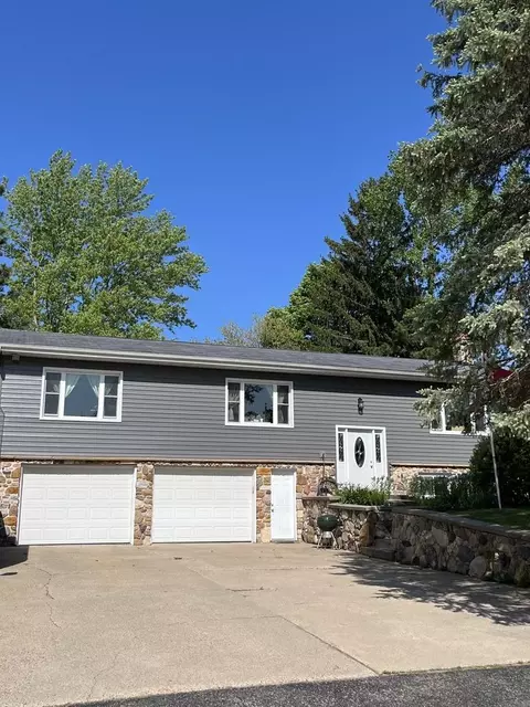 1038 Tinkham Trl, Baraboo, WI 53913