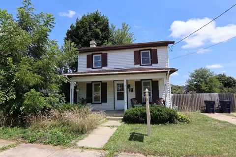 11 S Palm St, Janesville, WI 53548