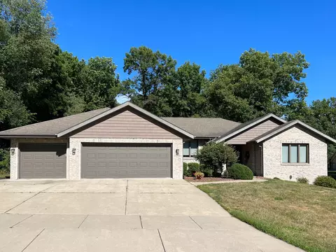 1900 Royal Oaks Dr, Janesville, WI 53548