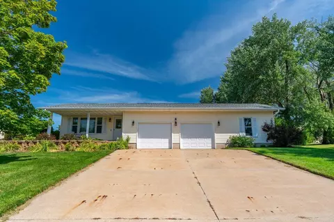 10868 Cave Of The Mounds Rd, Blue Mounds, WI 53517