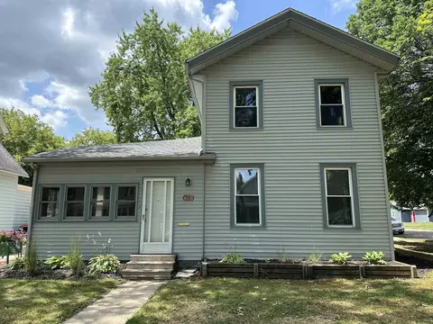 402 Lincoln St, Janesville, WI 53548