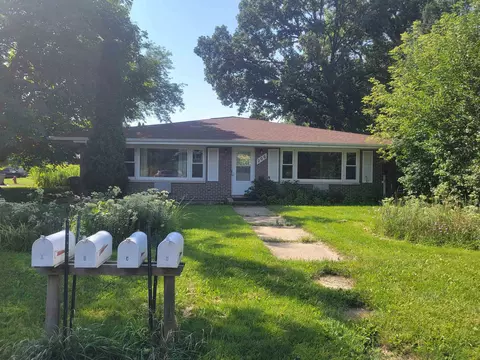 206 Kings Row, Monona, WI 53716