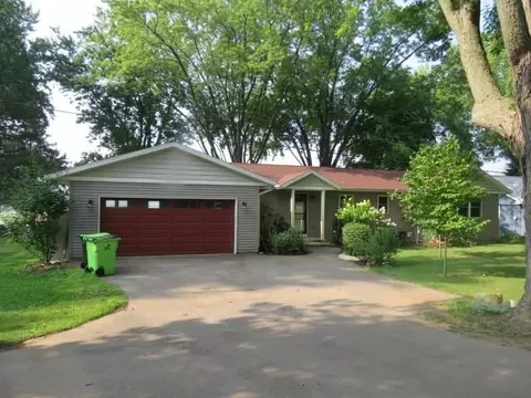 w10927 Blackhawk Trail, Fox Lake, WI 53933