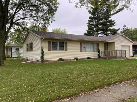 2144 Roxbury Rd, Janesville, WI 53545