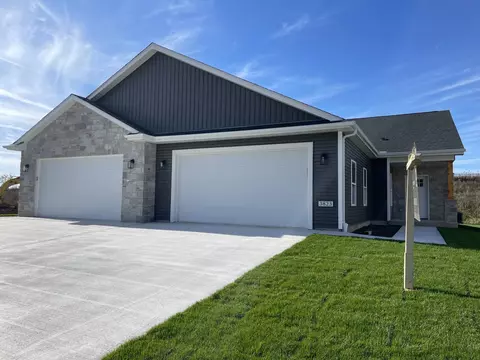 3823 Tanglewood Pl, Janesville, WI 53546
