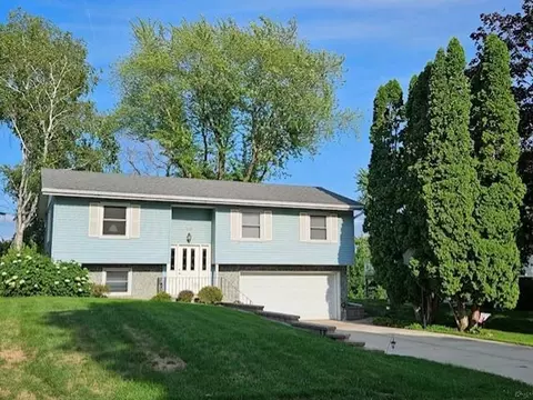 1125 W Circle Dr, Beaver Dam, WI 53916