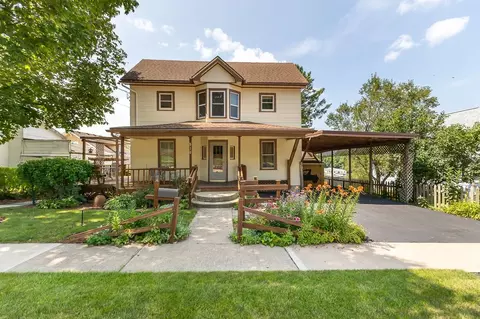 918 Wells St, Darlington, WI 53530