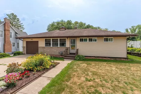 411 Lynn Ave, Baraboo, WI 53913
