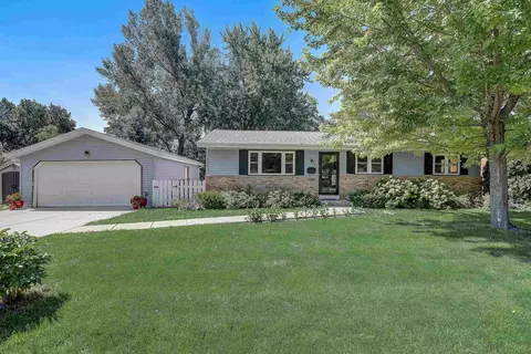 111 Hoover St, Sun Prairie, WI 53590