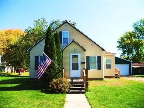548 S Division St, New Lisbon, WI 53950
