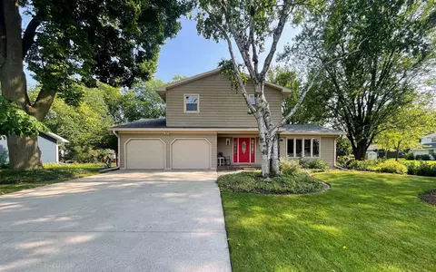 109 Dana Dr, Beaver Dam, WI 53916