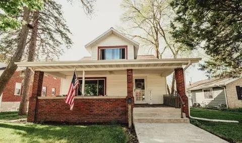 409 E Cook St, Portage, WI 53901