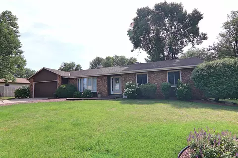916 Blayden Dr, Janesville, WI 53546