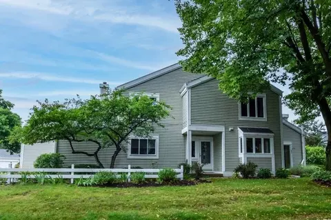 143 Pine Ridge Trl, Madison, WI 53717