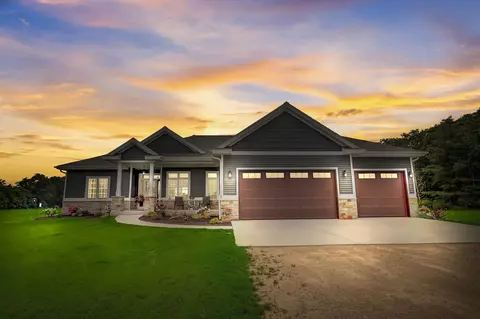 516 Lake Kegonsa Rd, Oregon, WI 53575