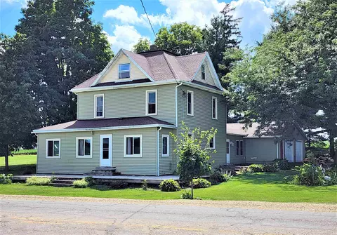 8239 County Road D, Platteville, WI 53818