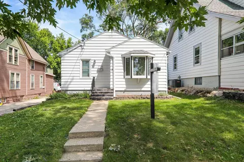 1736 Schlimgen Ave, Madison, WI 53704