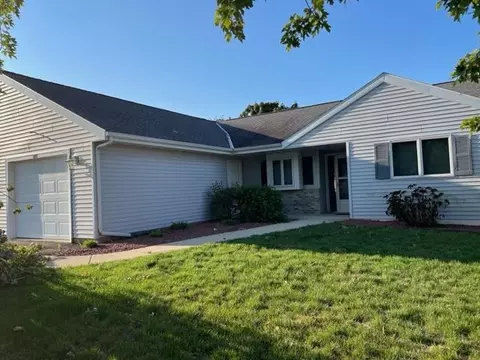 1513 Raveen St, Fort Atkinson, WI 53538