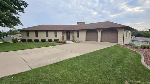 445 Arbor Oaks Ln, Lancaster, WI 53813