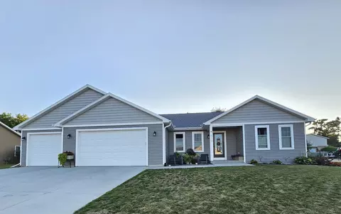 910 Taft Ln, Waupun, WI 53963