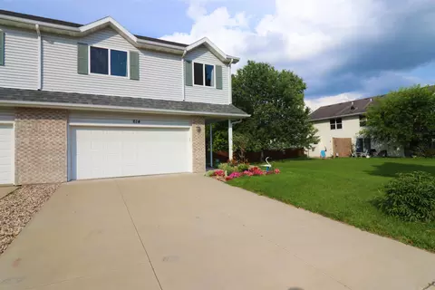 614 Tower Dr, Sun Prairie, WI 53590