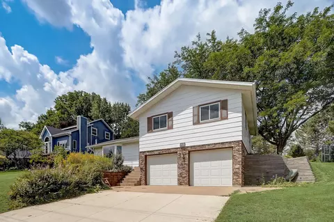 413 8th St, New Glarus, WI 53574