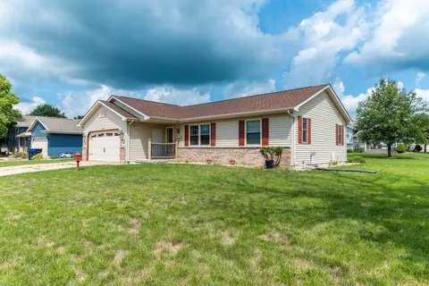 3804 Braemore Dr, Janesville, WI 53548
