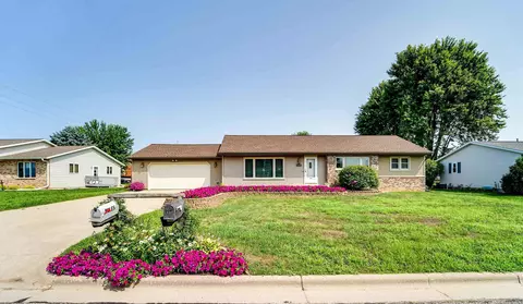 1602 Locust Ln, Prairie Du Sac, WI 53578