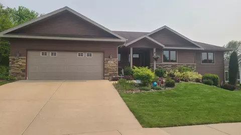 2417 Autumn Crest Rd, Stoughton, WI 53589